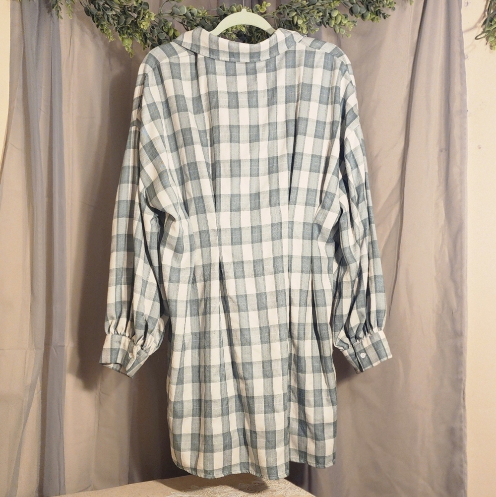 Misguided Plaid Pleated Dress - Picture 2 of 4